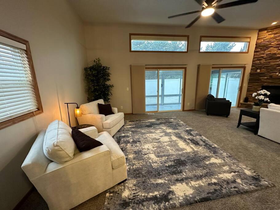 Inviting 3 Bed 2.5 Bath Townhome In Wadsworth Exteriér fotografie